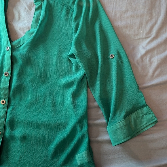 Green Button-Up Blouse - Picture 3 of 7